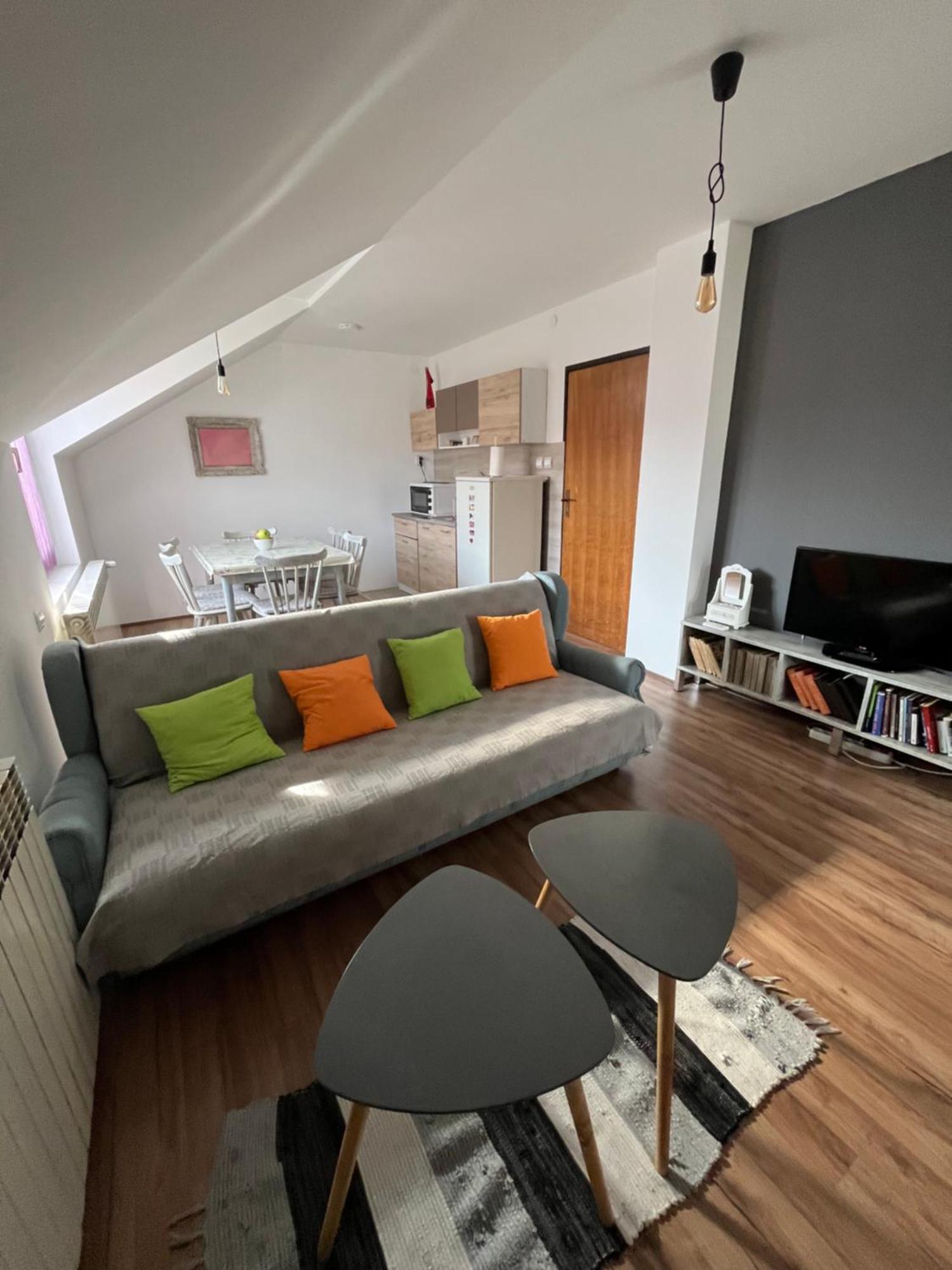 Stan Na Dan Loznica Apartamento Exterior foto