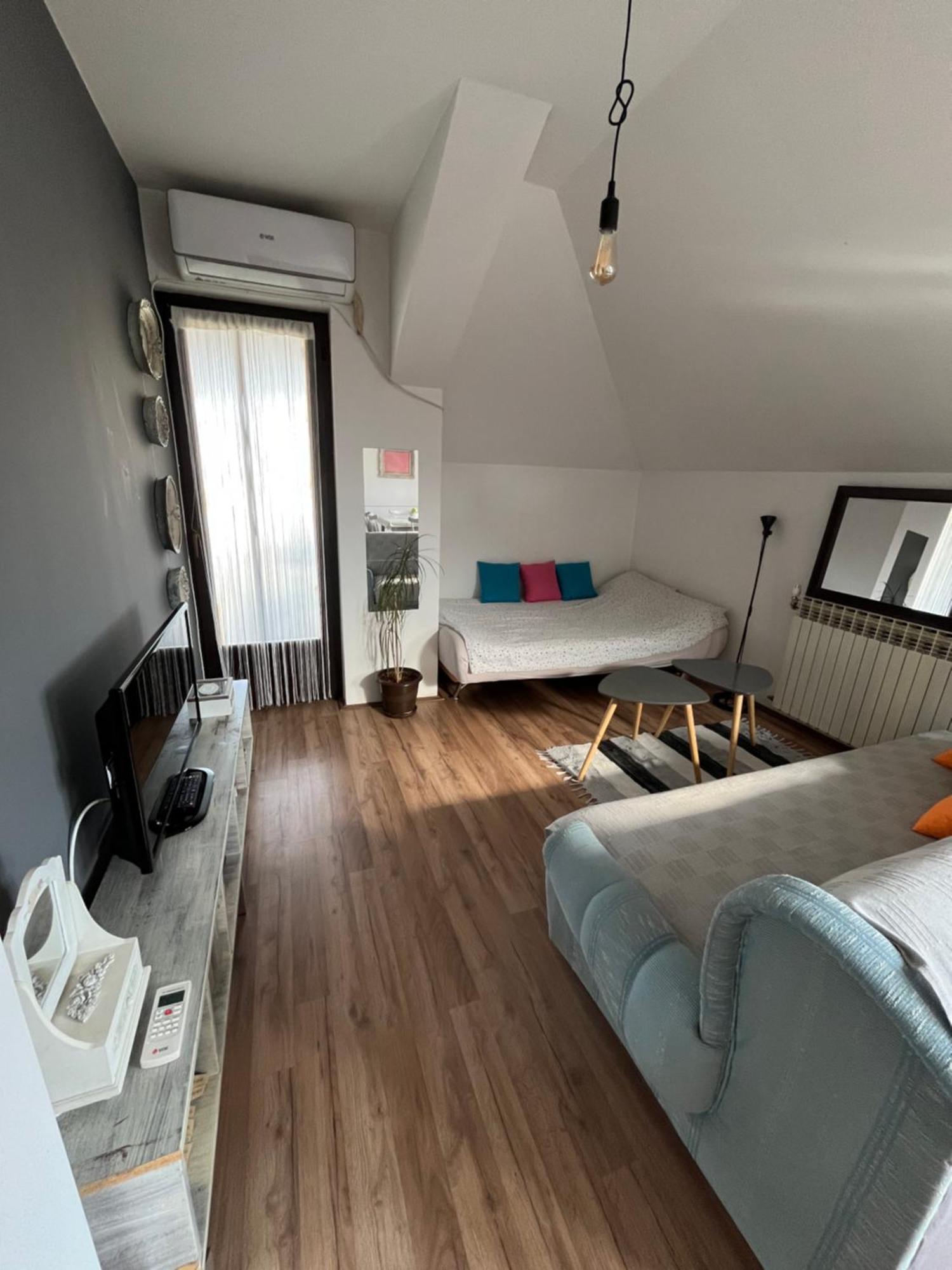 Stan Na Dan Loznica Apartamento Exterior foto