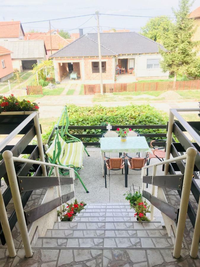 Stan Na Dan Loznica Apartamento Exterior foto