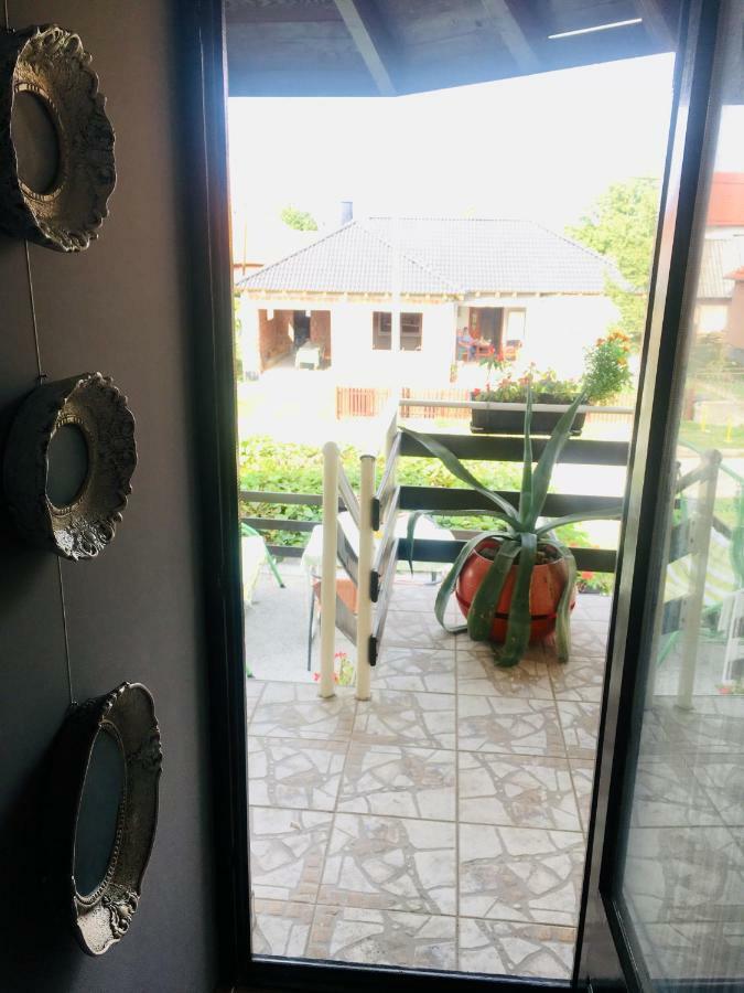 Stan Na Dan Loznica Apartamento Exterior foto