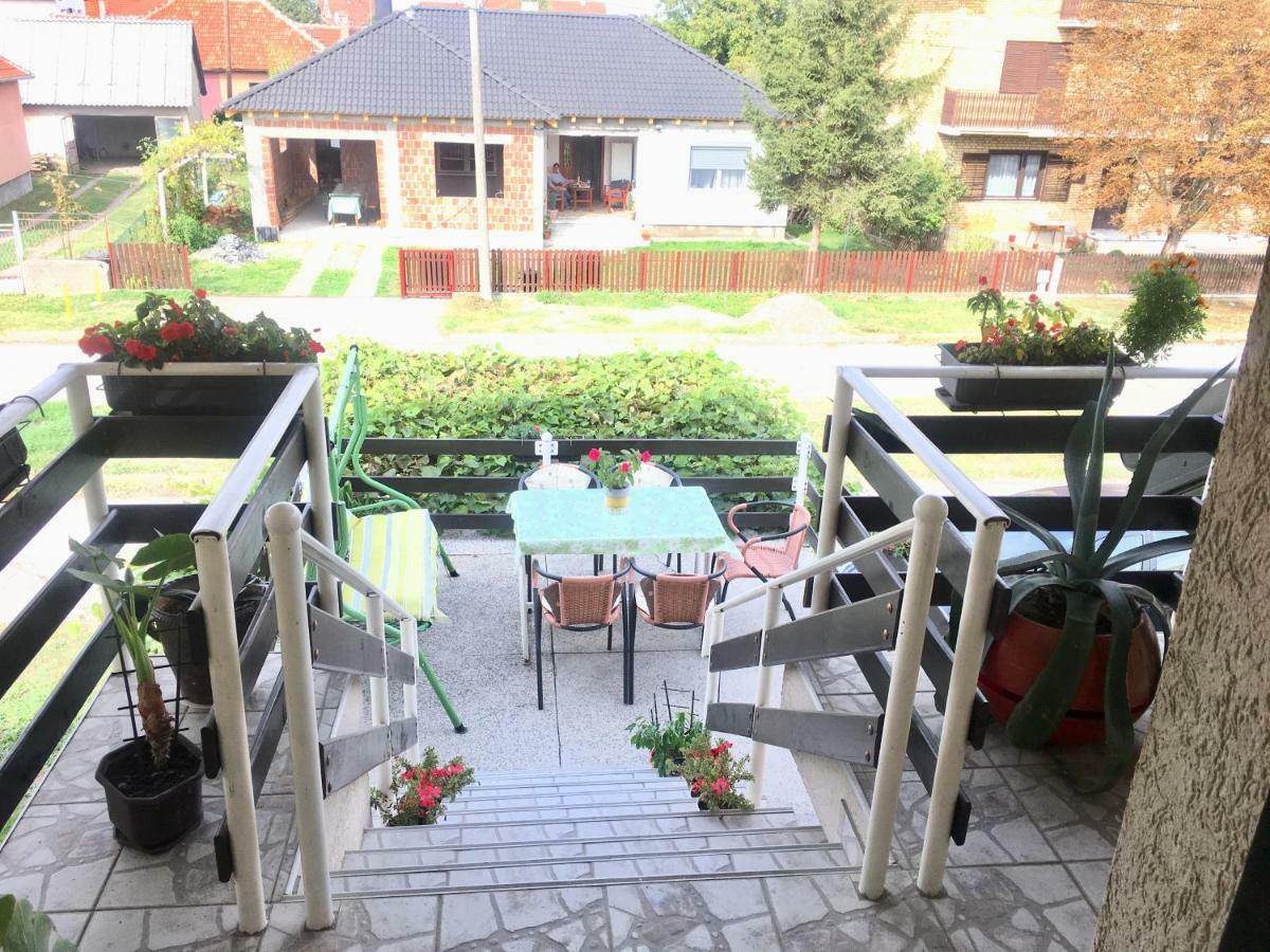 Stan Na Dan Loznica Apartamento Exterior foto