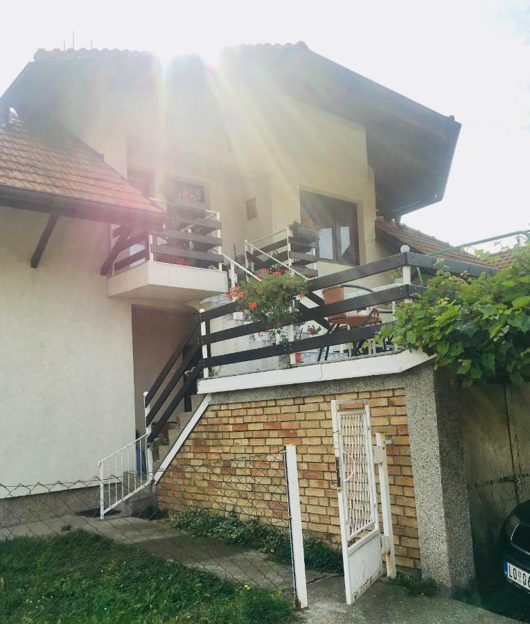 Stan Na Dan Loznica Apartamento Exterior foto